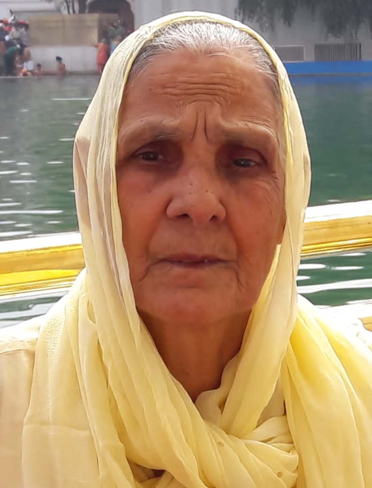 Shock to Manmohan Singh Lang, death of mother